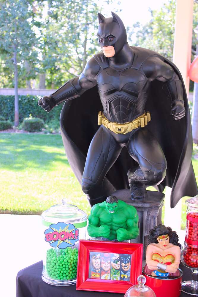 Anniversaire Super Héros - Figurine géante Batman