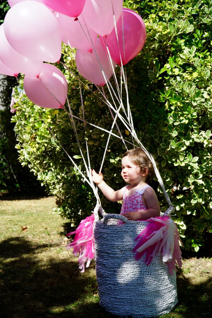 Chiara dans sa montgolfière