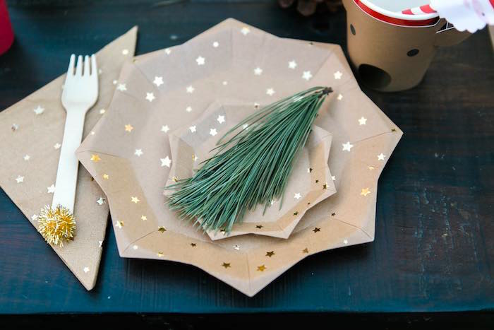 Atelier de Noël par Studio Candy - Assiette en papier étoile