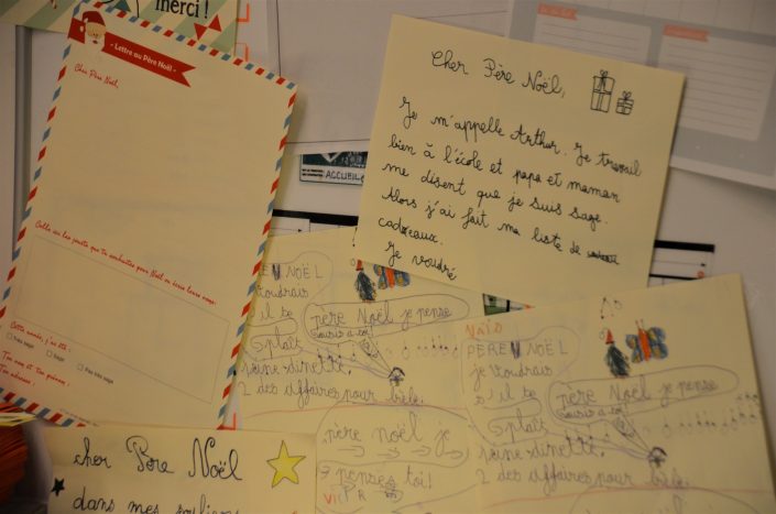 Maison du père noel chez Au Féminin - lettres au père noel