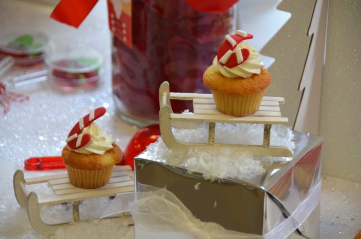 Noël chez Estée Lauder par Studio Candy - mini luge avec cupcake