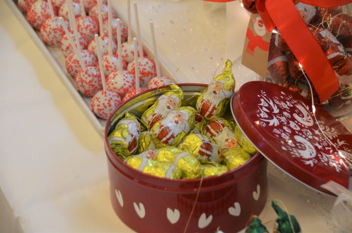 Noel IGS par Studio Candy - Pères noel en chocolat dans une boite de noel