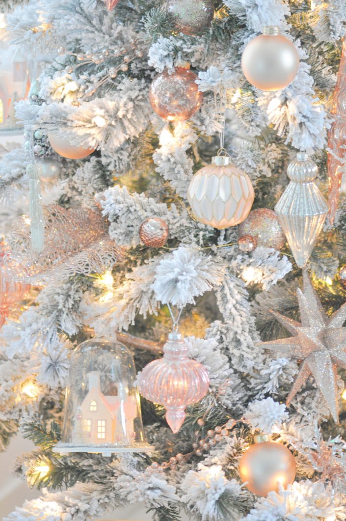 Noël rose pastel - Sapin décoré