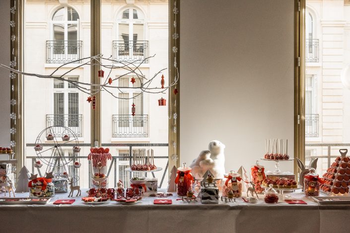 Bar à pâtisseries pour le noël Estée Lauder organisé par Studio Candy