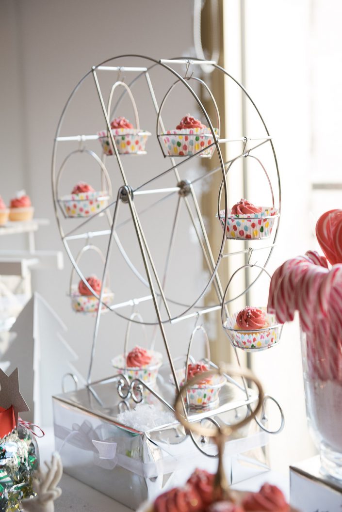Roue à cupcakes pour le noël Estée Lauder organisé par Studio Candy