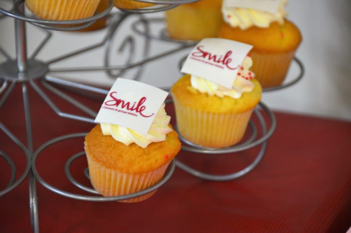 Afterwork gourmand chez Babilou par Studio Candy - Cupcakes avec logo en impression alimentaire