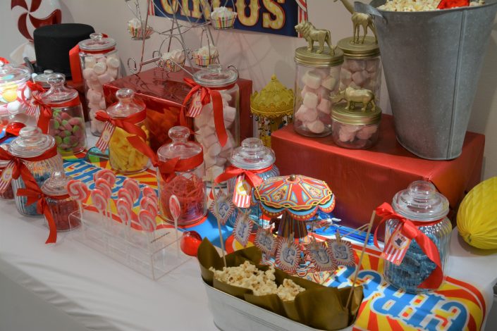 Candy Bar Circus / fête foraine pour Dulux Valentine - bonbonnières pop corn