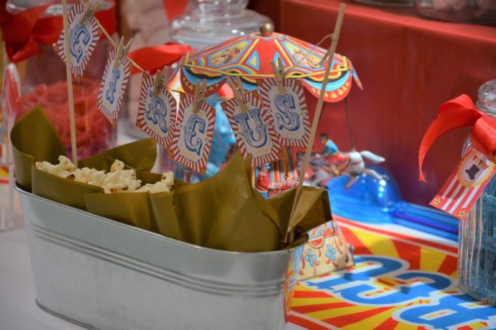 Candy Bar Circus / fête foraine pour Dulux Valentine - carrousel et bonbons