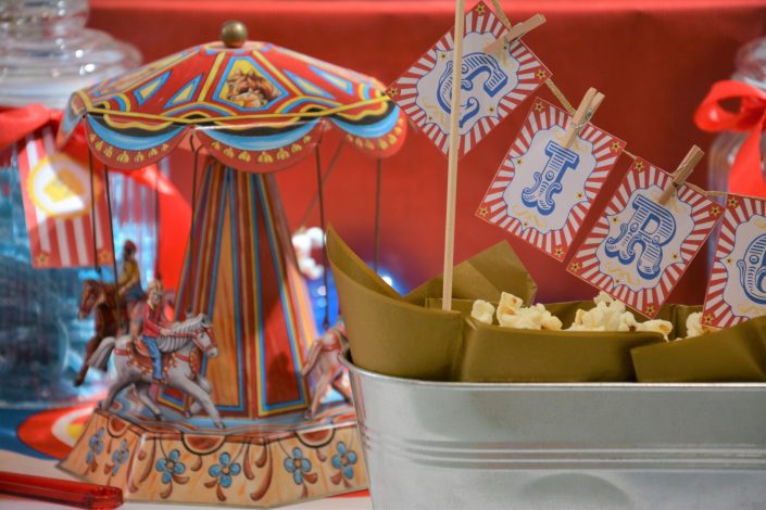 Candy Bar Circus / fête foraine pour Dulux Valentine - carrousel et pop corn