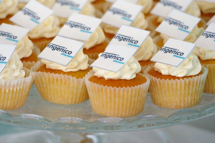 Cupcakes coeur Nutella et crème vanille avec le logo Ingenico en impression alimentaire par Studio Candy