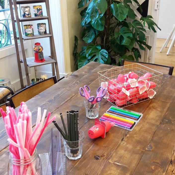 Atelier diy par Studio Candy pour Danone chez Au Féminin - atelier créatif avec des pots de yaourts