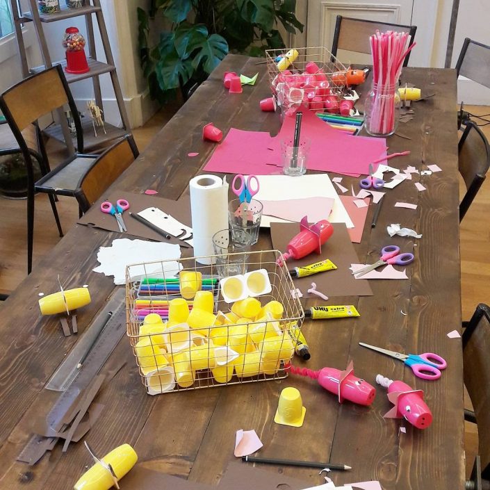 Atelier diy par Studio Candy pour Danone chez Au Féminin - atelier créatif avec des pots de yaourts