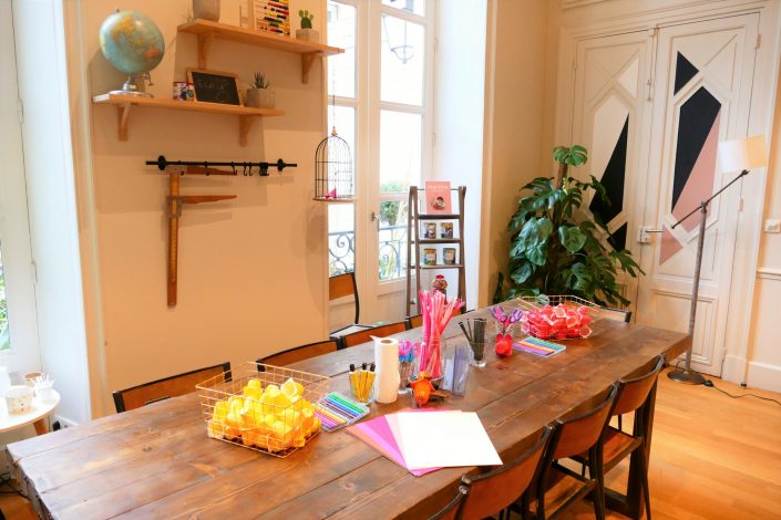 Atelier diy par Studio Candy pour Danone chez Au Féminin - atelier créatif avec des pots de yaourts