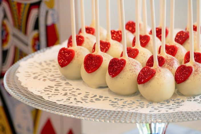 Candy bar thème poker par Studio Candy - cake pops coeurs