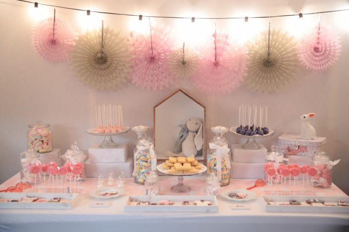 Sweet table thème Baby Shower par Studio Candy pour l'événement presse de Babies'R Us