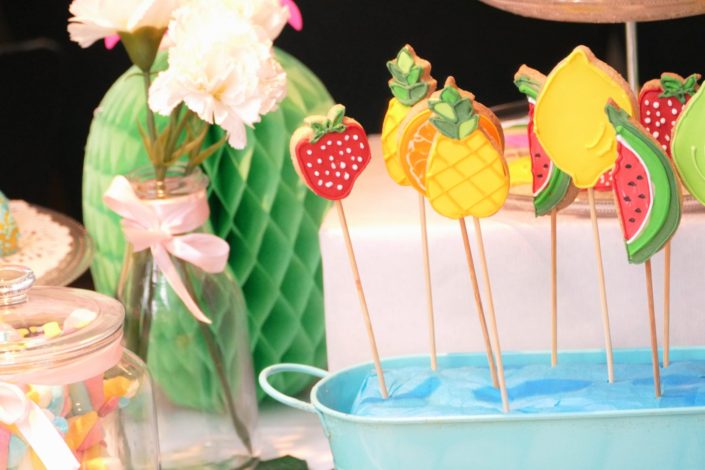Candy Bar Tropical pour GIFI par Studio Candy - sablés décorés, flamant rose, palmier, toucan, fruits, cake pops, bonbons, décoration