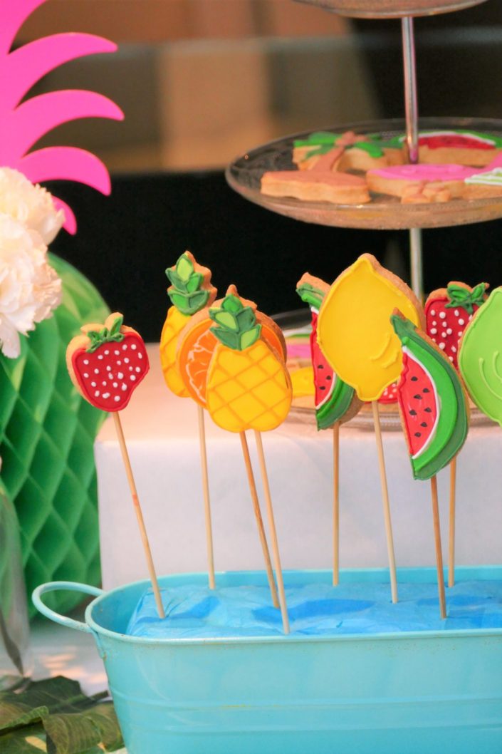 Candy Bar Tropical pour GIFI par Studio Candy - sablés décorés, flamant rose, palmier, toucan, fruits, cake pops, bonbons, décoration