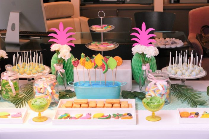 Candy Bar Tropical pour GIFI par Studio Candy - sablés décorés, flamant rose, palmier, toucan, fruits, cake pops, bonbons, décoration