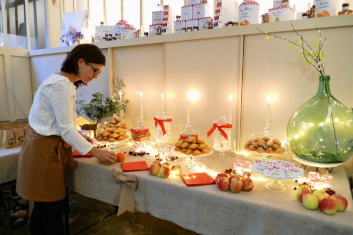 Bar à pâtisseries décoration d'automne, ateliers DIY pots à épices par Studio candy pour l'événement Bonne Maman, le jardin d'automne