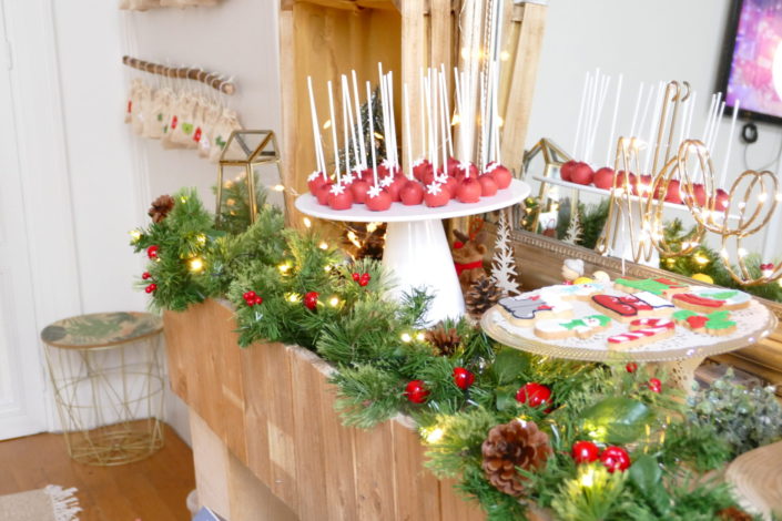 Atelier créatif DIY calendrier de l'avent par Studio Candy pour Lidl France chez Au Féminin. Décoration de Noël, suspensions, boules de Noël, sapin.