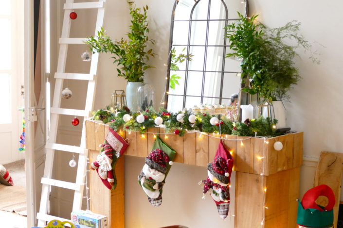 Atelier créatif DIY calendrier de l'avent par Studio Candy pour Lidl France chez Au Féminin. Décoration de Noël, suspensions, boules de Noël, sapin.