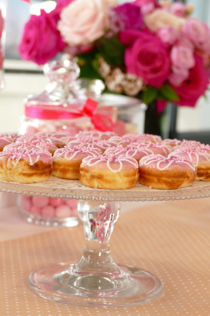 Donuts / pâtisseries - réalisé par Studio Candy pour Givenchy