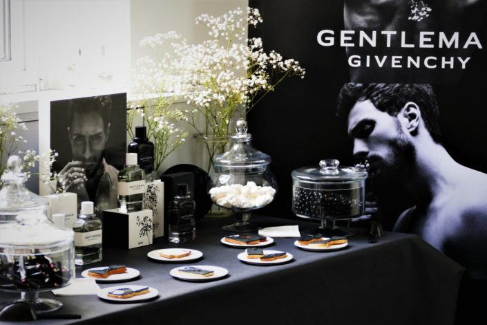 Candy Bar pour Givenchy - Nouveau parfum Gentleman - sablés décorés en noir et blanc - bonbons, meringues