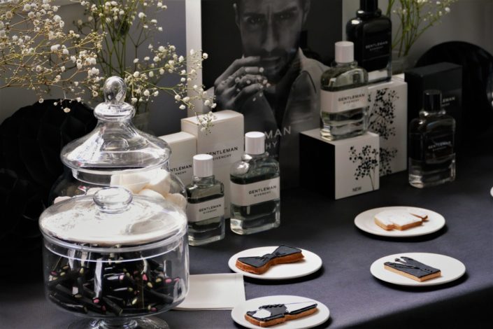 Candy Bar pour Givenchy - Nouveau parfum Gentleman - sablés décorés en noir et blanc - bonbons, meringues