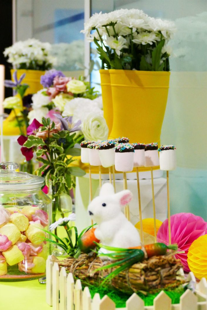 Family day thème printemps, bottes fleuries, sablés décorés, cakepops, brochettes de chamallows, fleurs, et petits oiseaux