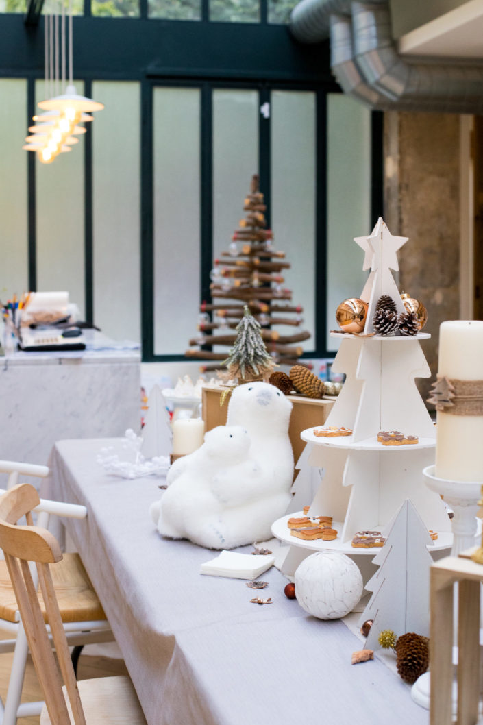 journee presse sophie la girafe - sables décorés de Noël - scenographie studio candy