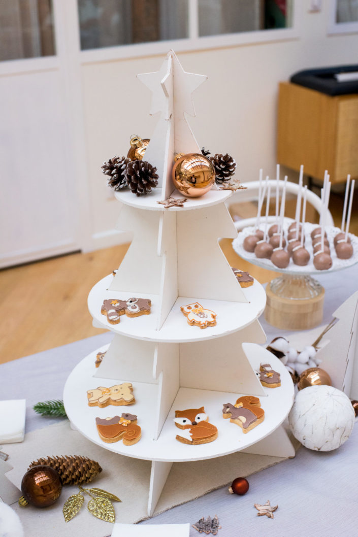 journee presse sophie la girafe - sables décorés de Noël - scenographie studio candy