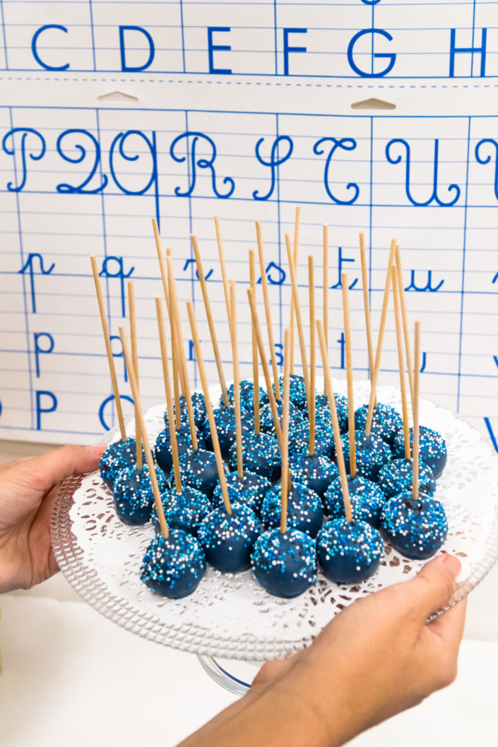 Petit déjeuner Back to School - cake pops bleus