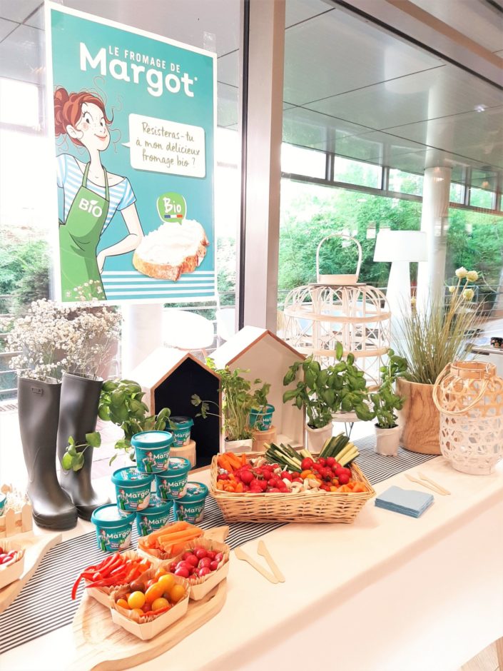 scenographie et decoration pour le lancement du fromage de margot - bar a pains, crudites et décoration par Studio Candy