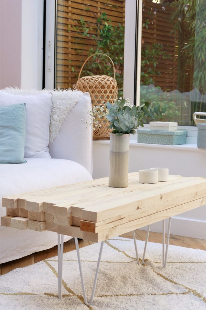 tuto diy pas à pas réalisé par Studio Candy pour Sader - bois, colle, pieds épingle, table basse hygge