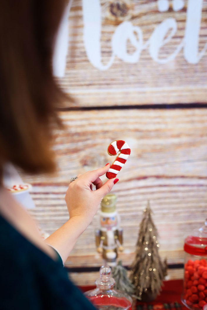 gouter de noel pour Dentsu par Studio Candy - sablés décorés, décoration de noel traditionnelle, candy bar, chamalows bonhommes de neige, patisseries personnalisees, sapins brownie