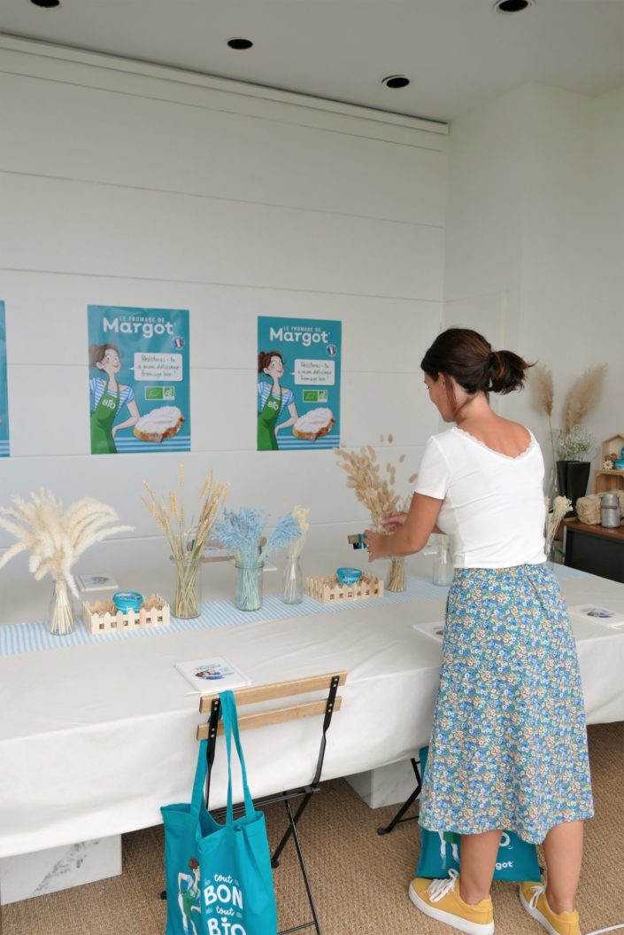 événement influenceurs pour le fromage de Margot - décoration, scénographie, fleurs séchées, installation, lin clair et marinière