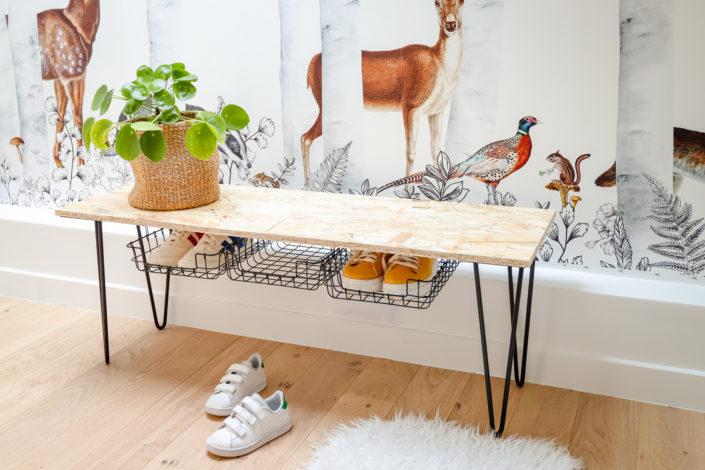 Tuto DIY par Studio Candy : fabrication d'un banc à chaussures ou petite table enfant.