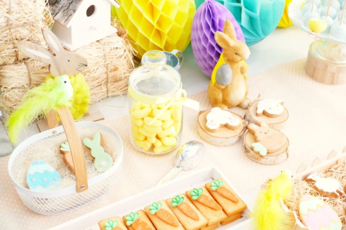 Goûter de Pâques pour les enfants chez Eurazeo à l'occasion de leur family day : décoration pastel, cupcakes, cakepops, candybar, ballons, pâtisseries personnalisées