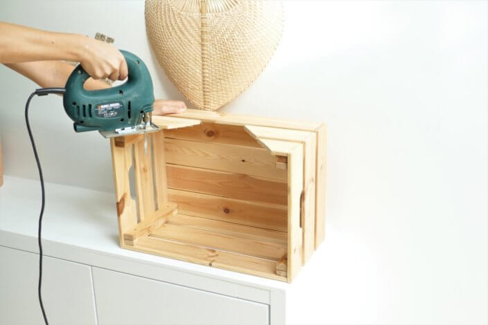 Atelier tuto de bricolage DIY : créer une desserte en bois multifonctions