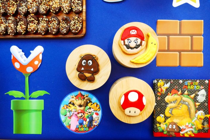 Pâtisseries personnalisées (sablés décorés) et décoration Mario Kart pour le tournoi organisé par Twitch - Candy Bar -