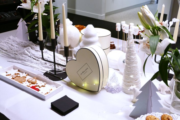 Goûter de Noël pour Jo Malone par Studio Candy - sablés décorés sur mesure, pâtisseries, décoration, fleurs fraîches et bougies