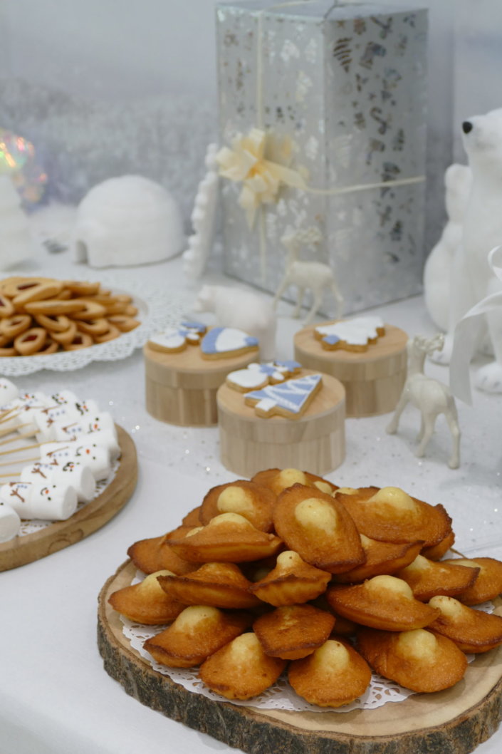 Arbre de Noël Aldi par Studio Candy avec goûter de Noël polaire, ateliers créatifs, maquillage enfants, contes de Noël, lutin et Père Noël