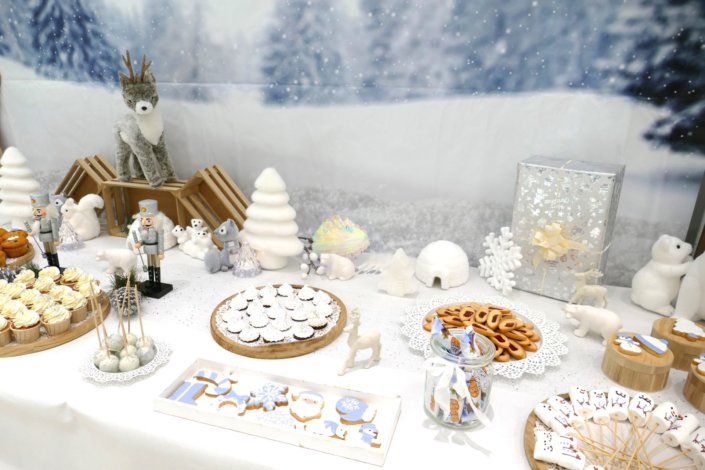 Arbre de Noël Aldi par Studio Candy avec goûter de Noël polaire, ateliers créatifs, maquillage enfants, contes de Noël, lutin et Père Noël