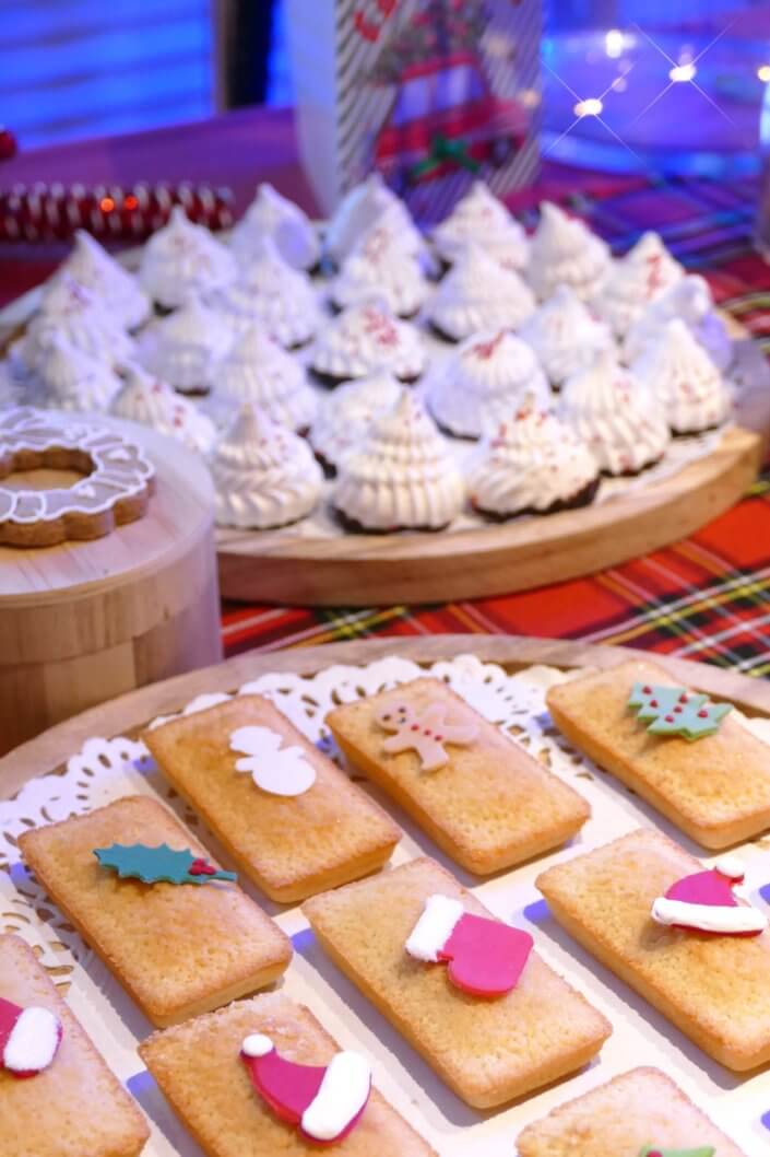 Arbre de Noël chez Unibail Rodamco Westfield par Studio Candy : goûter de Noël, décoration, Père Noël, ateliers créatifs, spectacle de Noël pour enfants