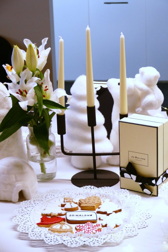 Goûter de Noël pour Jo Malone par Studio Candy - sablés décorés sur mesure, pâtisseries, décoration, fleurs fraîches et bougies