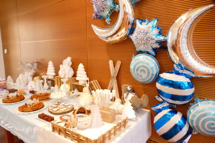 Kidsday chez Hermès par Studio Candy avec grand goûter thème hiver polaire et décoration; 3 ateliers créatifs, 1 spectacle de magie et 1 stand de facepainting