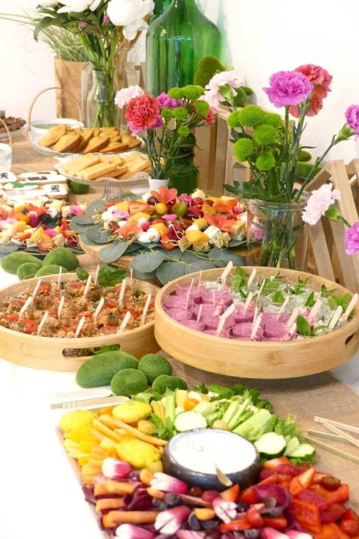 evenement influenceuses vitry avec studio candy table feurie et colorée, sablés décorés sur mesure