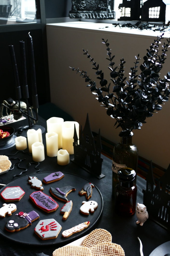 Afterwork Halloween chez Havas Market par Studio Candy avec décoration de table, pâtisseries sur mesure, candy bar