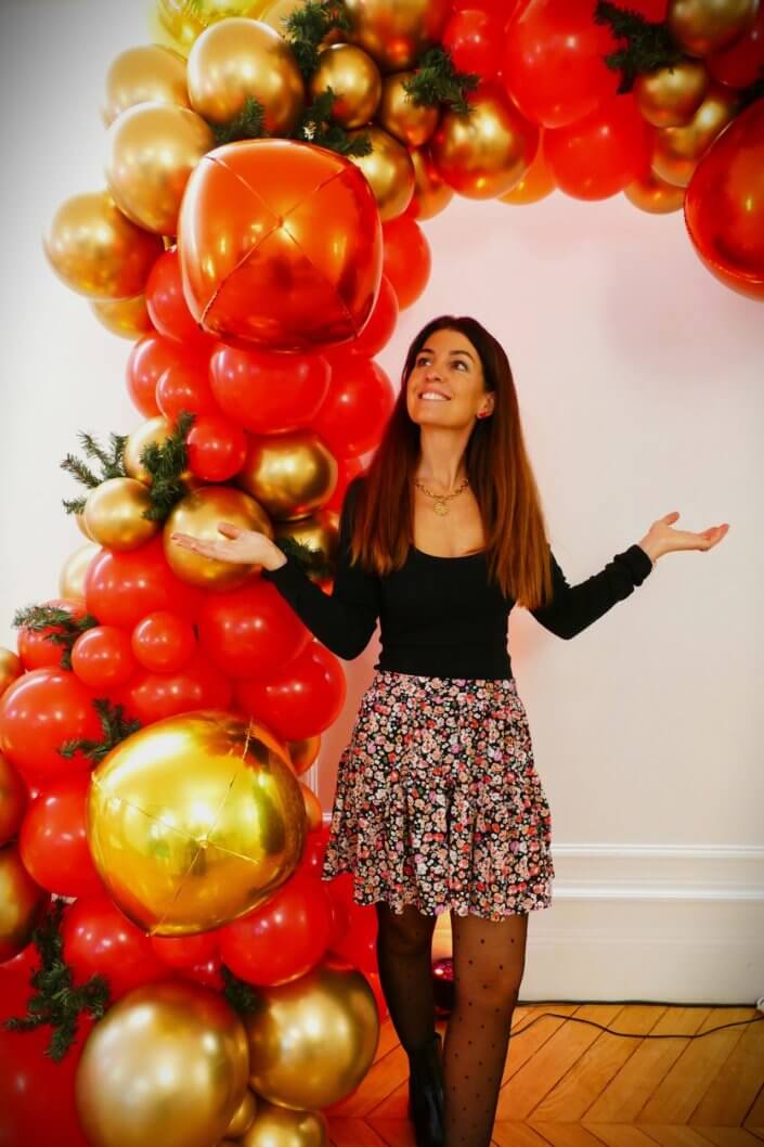 Arbre de Noël dans le cabinet d'avocats Darrois par Studio Candy avec un grand goûter de Noël, une maquilleuse, un stand de crêpes, 3 ateliers créatifs, un spectacle de magie, et bien sûr, l'arrivée du Père Noël