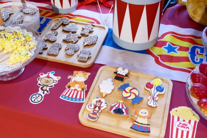 Arbre de Noël Circus chez Unibail Rodamco Westfield par Studio Candy